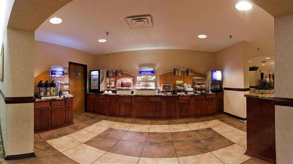 Holiday Inn Express Roseville-St. Paul By Ihg Exterior photo