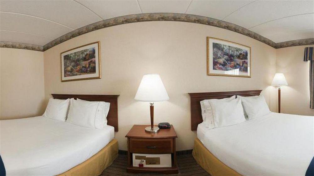 Holiday Inn Express Roseville-St. Paul By Ihg Exterior photo