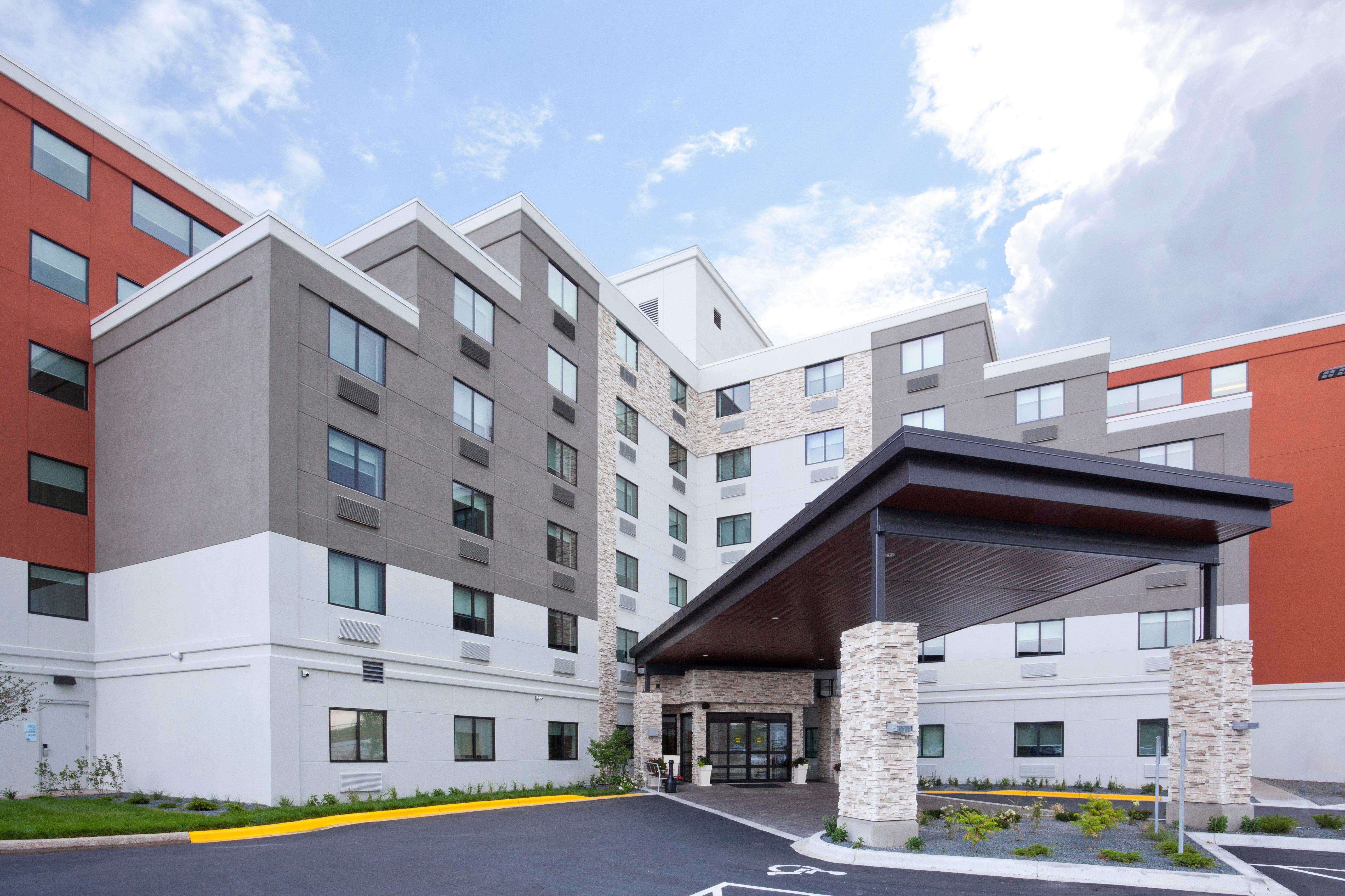 Holiday Inn Express Roseville-St. Paul By Ihg Exterior photo