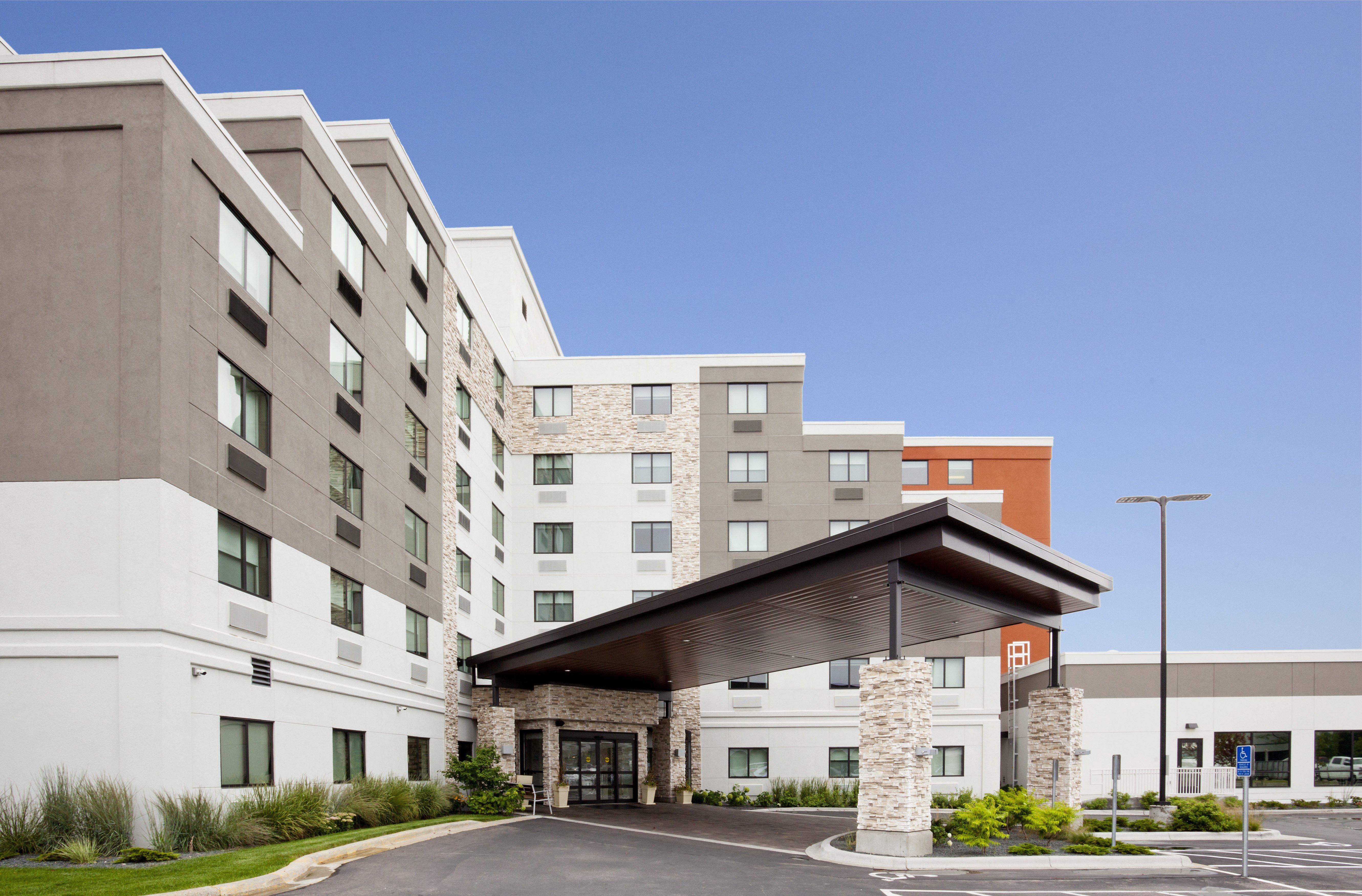 Holiday Inn Express Roseville-St. Paul By Ihg Exterior photo