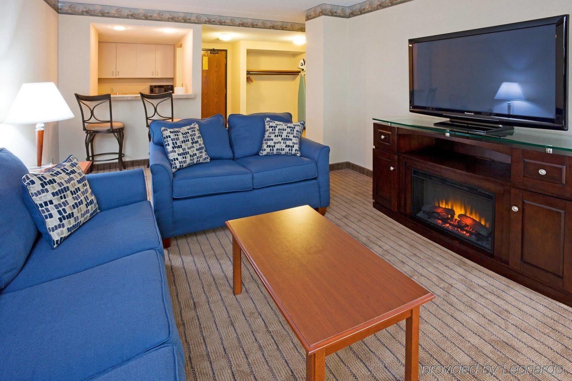 Holiday Inn Express Roseville-St. Paul By Ihg Room photo